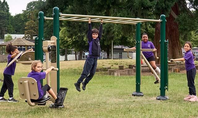 childrens-fitness-rig-3